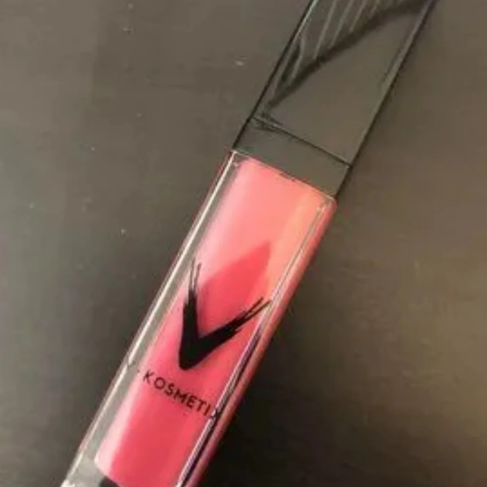 ❇️🧚‍♀️BUBBLY V-Kosmetik Liquid Velvet Lipstick NWT